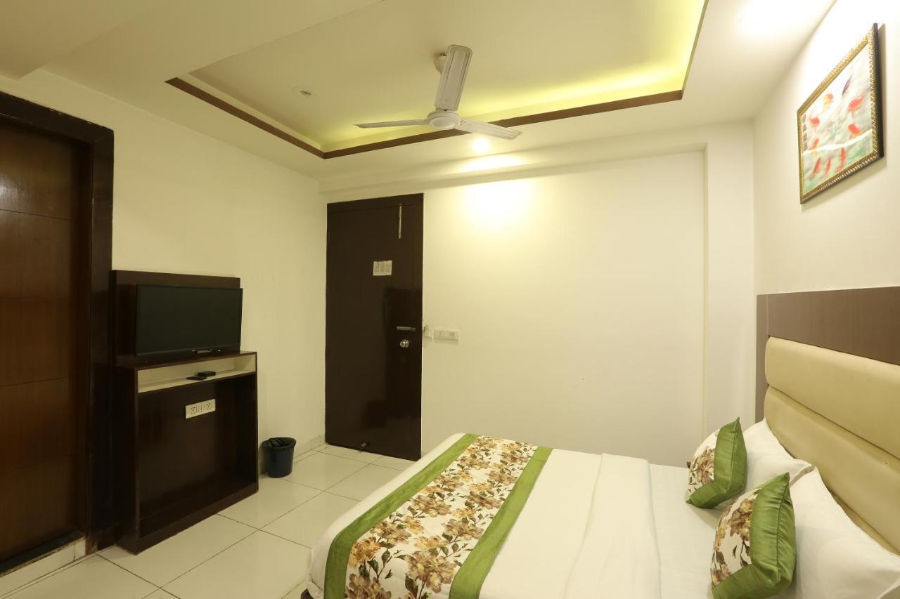 Hotel Qualia Suites At Delhi Airport New Delhi Buitenkant foto