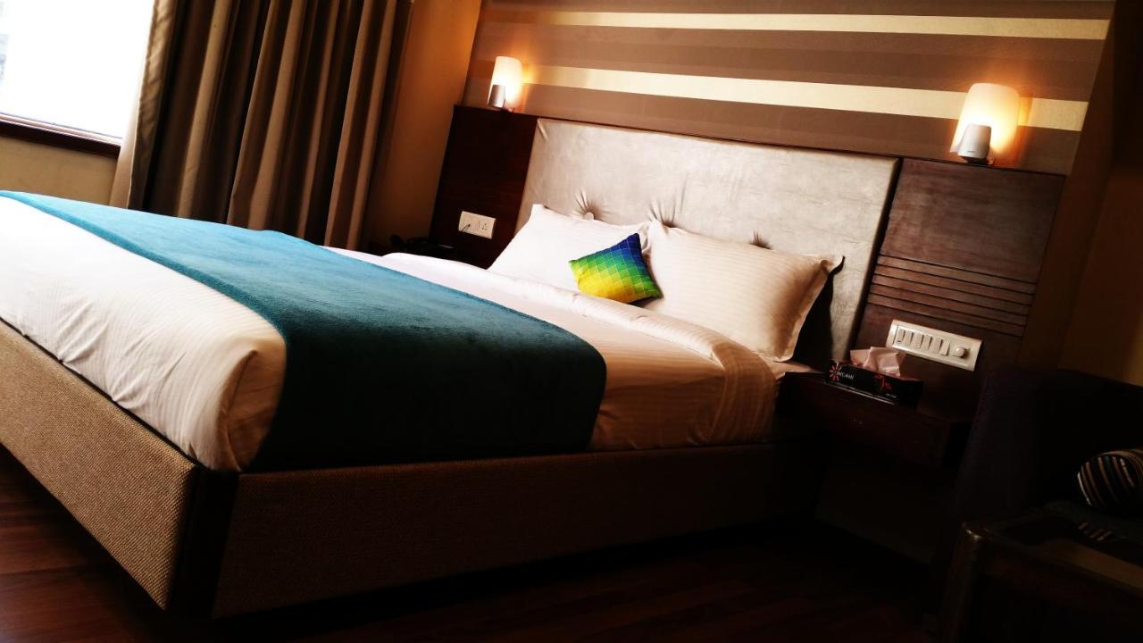 Hotel Qualia Suites At Delhi Airport New Delhi Buitenkant foto